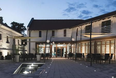 Munkacsy Hotel Bekescsaba Exterior photo