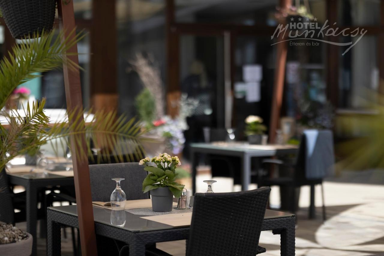Munkacsy Hotel Bekescsaba Exterior photo