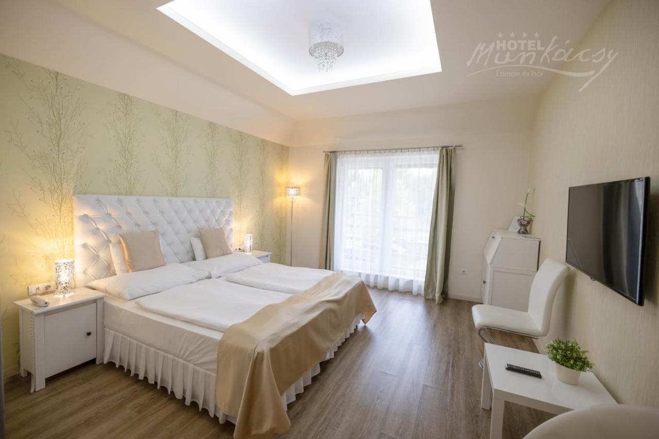Munkacsy Hotel Bekescsaba Exterior photo
