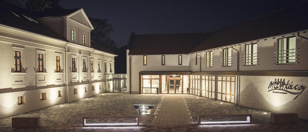 Munkacsy Hotel Bekescsaba Exterior photo
