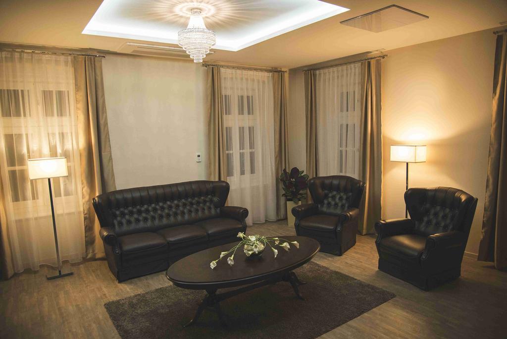 Munkacsy Hotel Bekescsaba Exterior photo