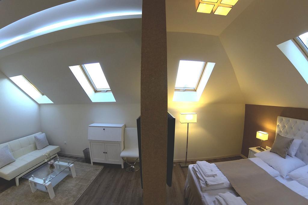 Munkacsy Hotel Bekescsaba Room photo